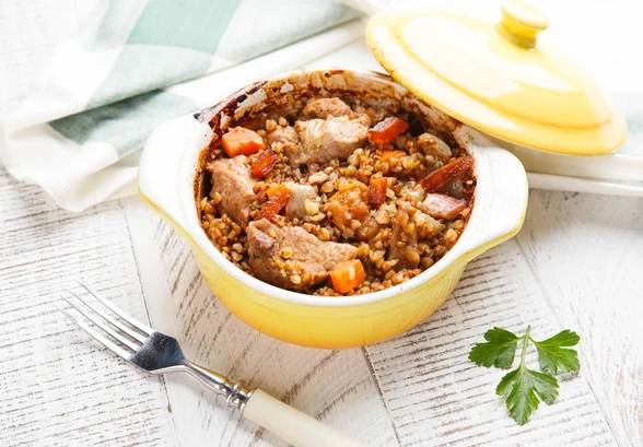 Рецепт «Гречка с&nbsp;индейкой в&nbsp;горшочке»