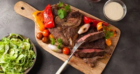 Стейк с&nbsp;овощами гриль