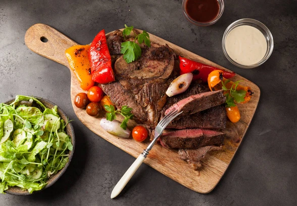 Рецепт «Стейк с&nbsp;овощами гриль»