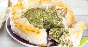 Пирог с&nbsp;сыром и&nbsp;шпинатом