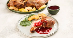 Утка с&nbsp;яблоками