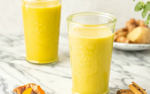 Золотое молоко с&nbsp;куркумой