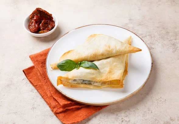 Рецепт «Пирожки из&nbsp;теста фило с&nbsp;мясом в&nbsp;средиземноморском стиле»