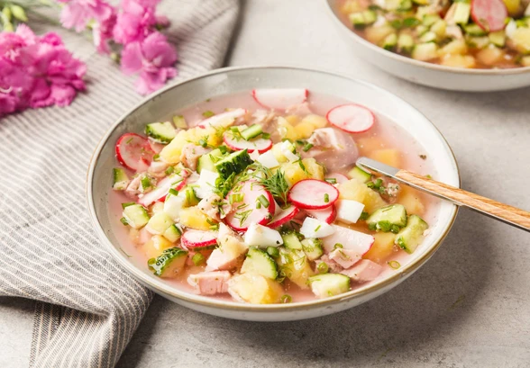 Рецепт «Окрошка на&nbsp;розовом квасе»