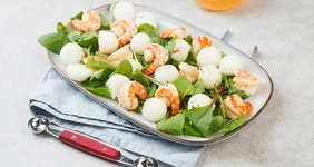 Салат с&nbsp;дыней и&nbsp;креветками