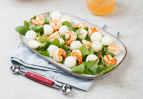 Рецепт «Салат с&nbsp;дыней и&nbsp;креветками»