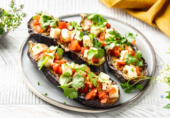Рецепт «Баклажан с&nbsp;томатами и&nbsp;фетой»