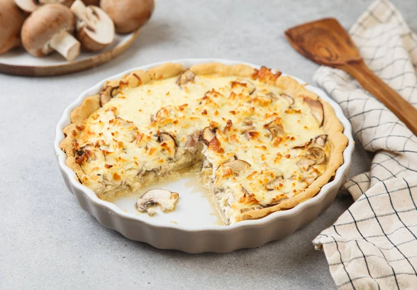 Рецепт «Киш с&nbsp;грибами и&nbsp;курицей»