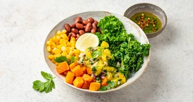 Боул мексиканский с&nbsp;сальсой из&nbsp;манго