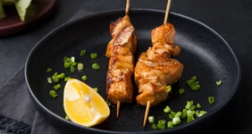 Шашлычки из&nbsp;сёмги в&nbsp;медово-горчичном маринаде