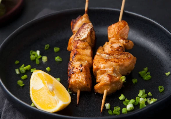 Рецепт «Шашлычки из&nbsp;сёмги в&nbsp;медово-горчичном маринаде»