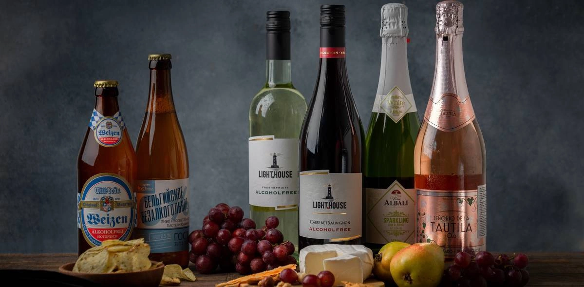 Алкоголь без&nbsp;алкоголя: кто и&nbsp;зачем пьет пиво и&nbsp;вино без&nbsp;градуса
