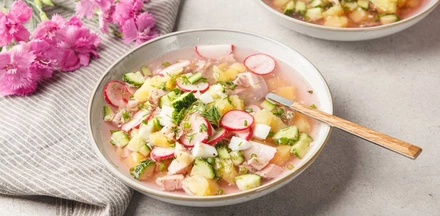 Рецепты для&nbsp;дачи: как готовить окрошку и&nbsp;клубничный суп