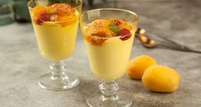 Десерт с&nbsp;карамельными абрикосами