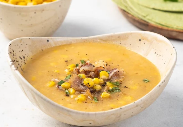 Рецепт «Куриный суп с&nbsp;кукурузой и&nbsp;беконом»