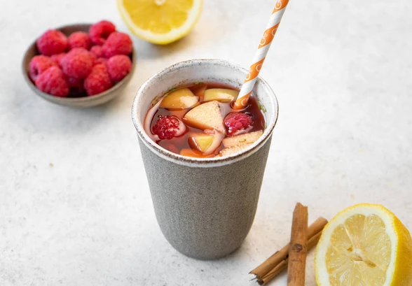 Рецепт «Яблочный глинтвейн с&nbsp;малиной»