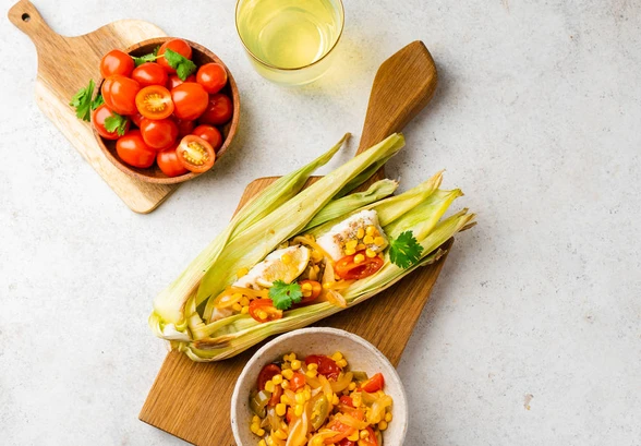 Рецепт «Три блюда из&nbsp;одной кукурузы: треска с&nbsp;сальсой и&nbsp;чай»