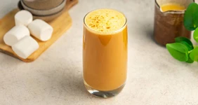 От глинтвейна до&nbsp;тыквенного латте: рецепты согревающих напитков