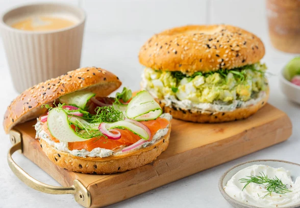 Рецепт «Бейглы с&nbsp;творожным сыром»