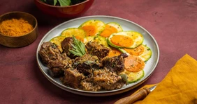 Тушёное филе говядины в&nbsp;чесночном соусе с&nbsp;овощами