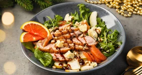 Салат с&nbsp;утиной грудкой и&nbsp;апельсинами