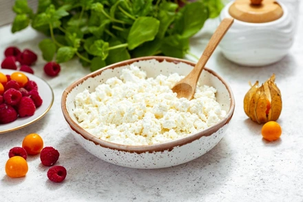 От горячего до&nbsp;десерта: 10 рецептов из&nbsp;творога, которые не займут много времени