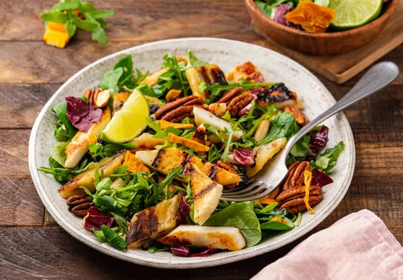 Рецепт «Салат с&nbsp;сыром халумис и&nbsp;бананом на&nbsp;гриле»