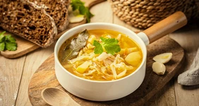 Классические постные щи со свежей капустой