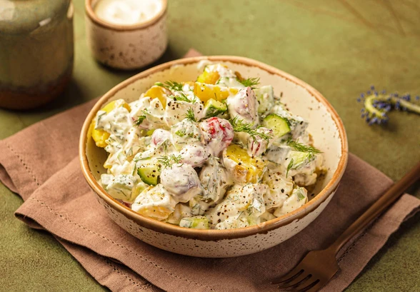 Рецепт «Картофельный салат с&nbsp;огурцами и&nbsp;зеленью»