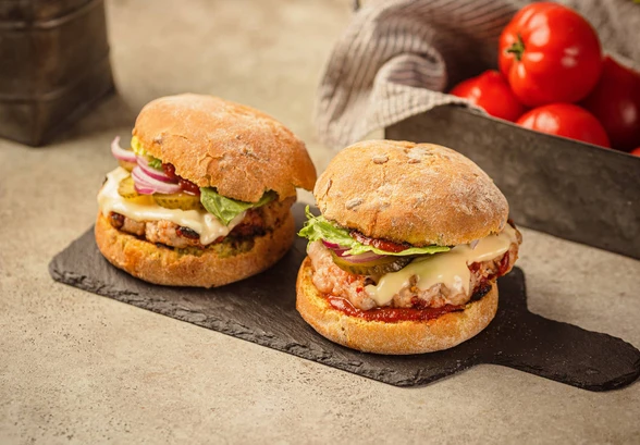 Рецепт «Бургер с&nbsp;сочной котлетой из&nbsp;свинины»