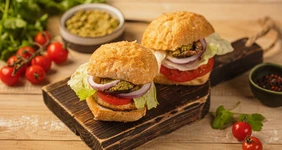 Как сделать бургеры в&nbsp;домашних условиях: рецепты котлет, соусов и&nbsp;советы кулинаров