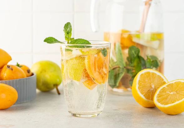 Рецепт «Домашний лимонад с&nbsp;грушей и&nbsp;мушмулой»