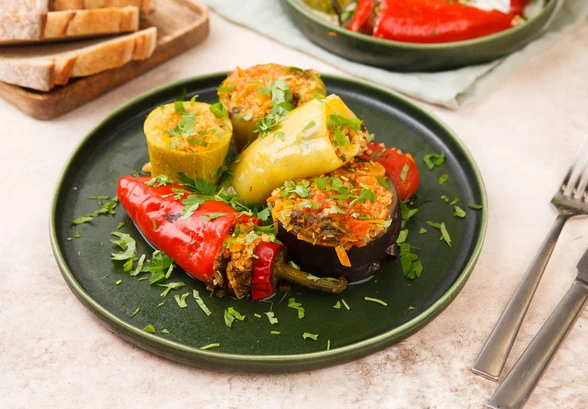 Рецепт «Фаршированные овощи с&nbsp;вегетарианской начинкой»