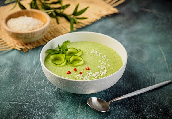 Рецепт «Суп с&nbsp;огурцами на&nbsp;кокосовом молоке»