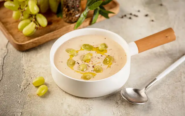 Испанский холодный суп Ахобланко