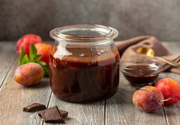 Рецепт «Варенье из&nbsp;сливы с&nbsp;шоколадом (повидло)»