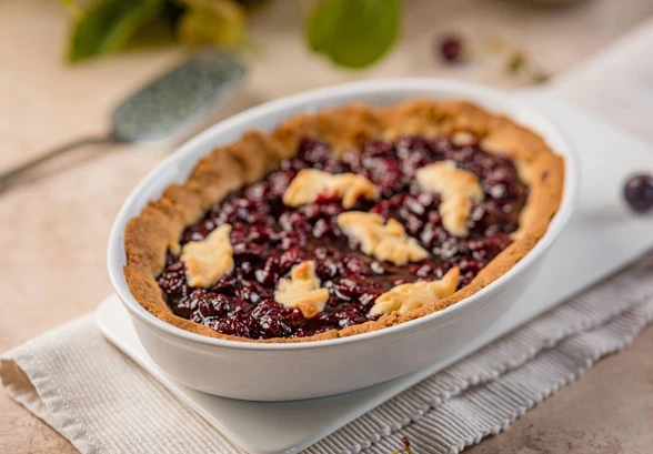 Рецепт «Вишнёвый пирог на&nbsp;песочном тесте»