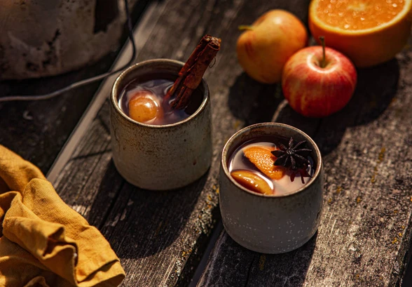 Рецепт «Безалкогольный глинтвейн в&nbsp;котелке»