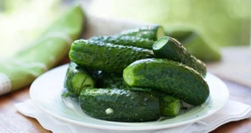 Хрустящие малосольные огурцы: ответы на&nbsp;вопросы и&nbsp;рецепты в&nbsp;пакете и&nbsp;банке