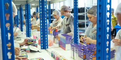 Лёгкий пластилин не нужно разминать перед&nbsp;лепкой, а после&nbsp;высыхания он застывает, сохраняя форму фигурки