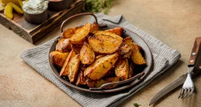 10 рецептов из&nbsp;картошки: от&nbsp;классического пюре до&nbsp;«гармошки» и&nbsp;ньокк