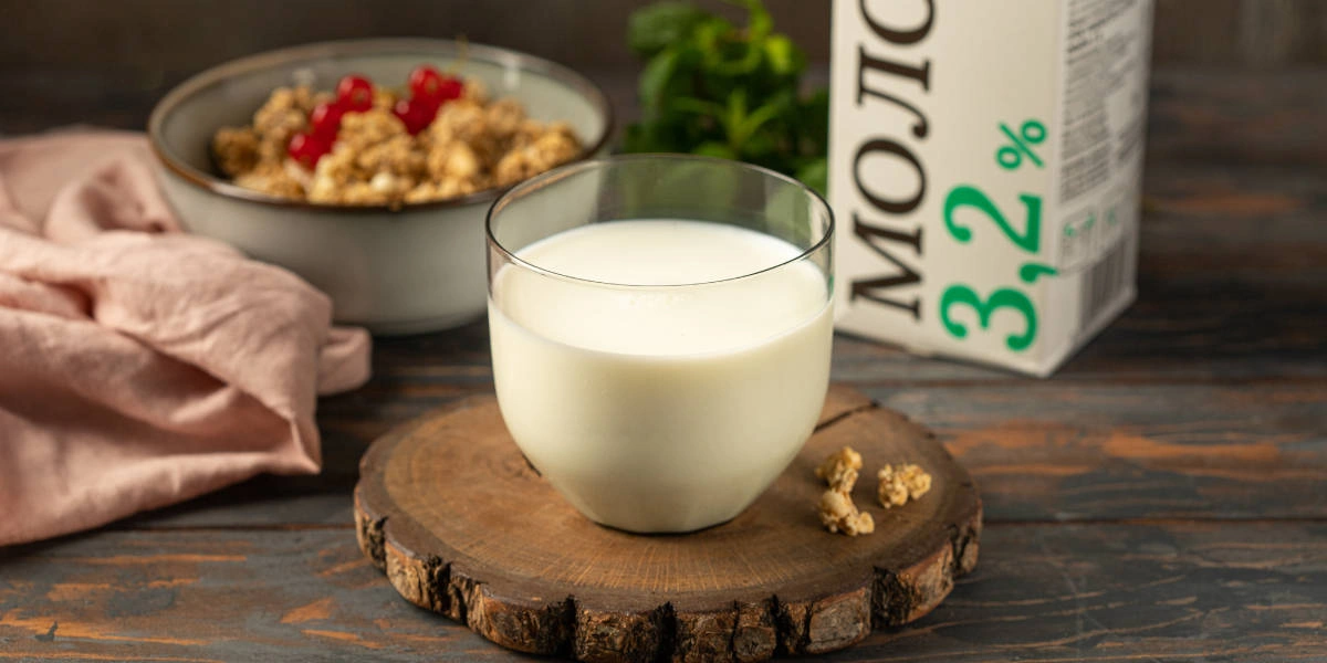 Молоко: все за&nbsp;и&nbsp;против, сколько пить, кому и&nbsp;чем полезно