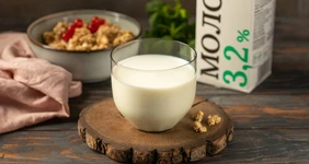 Молоко: все за&nbsp;и&nbsp;против, сколько пить, кому и&nbsp;чем полезно