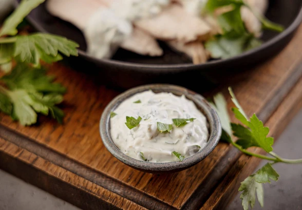 Рецепт «Соус сметанный с&nbsp;чесноком»