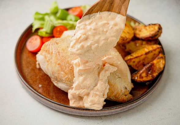 Рецепт «Горячий сметанный соус»