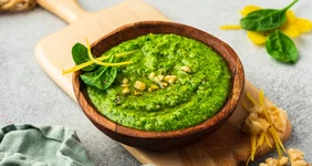 Песто из&nbsp;шпината и&nbsp;грецких орехов