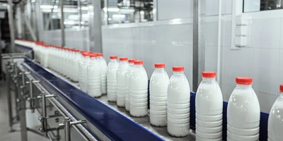 Линия розлива в&nbsp;ПЭТ-бутылки. Линия способна выпускать 8 тысяч бутылок в&nbsp;час