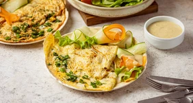 Французский омлет с&nbsp;овощным салатом