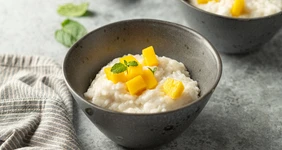 Кокосовый рис с&nbsp;манго