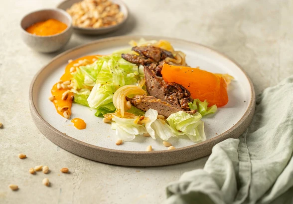 Рецепт «Тёплый салат с&nbsp;печенью и&nbsp;хурмой»